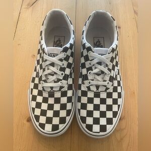 Vans Authentic Lace Up Shoes. Women 7.5.  Black & White Checkerboard.